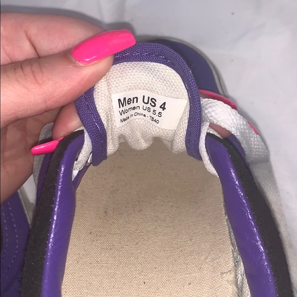 VANS - Picture 4 of 6